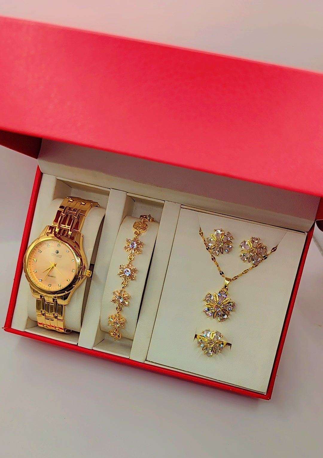 Luxury women's matching jewelry box