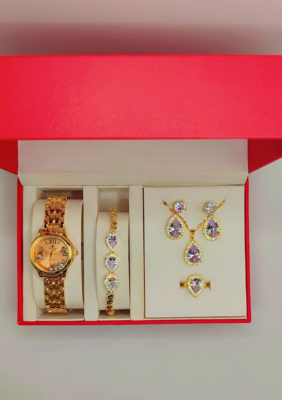 Luxury women's jewelry box with diamond style