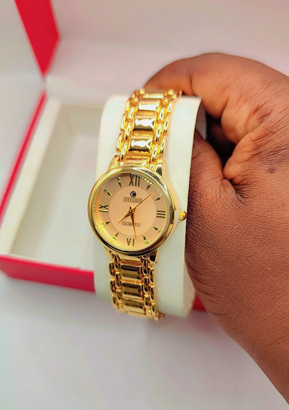 Luxury women's jewelry box with heart motifs