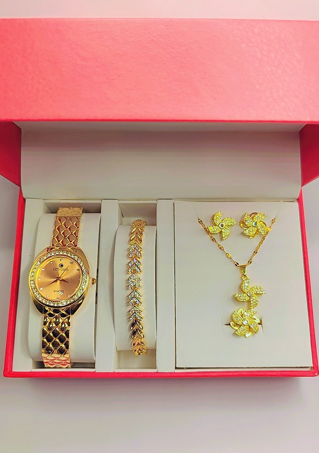Luxury women's jewelry box with star motifs