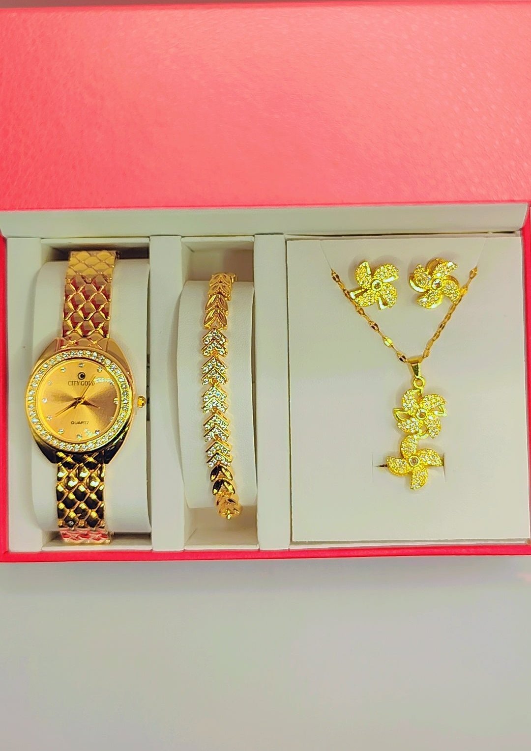 Luxury women's jewelry box with star motifs