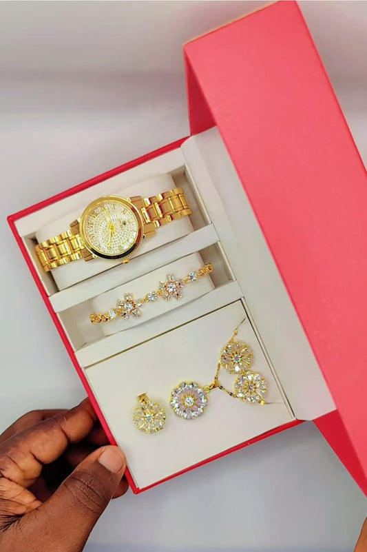 Luxury women's jewelry box with rose flowers motifs